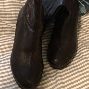 One of 2 Brown Leather Boots Size 8.5